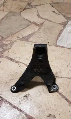 Audi A4 S4 B7 8E 8H Engine mounting bracket 8E0199308AR