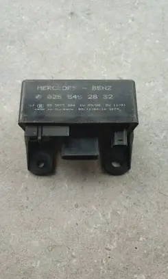 Mercedes-Benz E W210 Glow plug pre-heat relay 0255452832