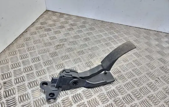 Mercedes-Benz ML W166 Accelerator throttle pedal A1663000004 6PV93396603 Q006ZGS004