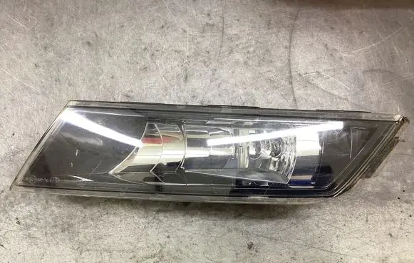 Skoda Superb B8 (3V) Front fog light 3V0941700