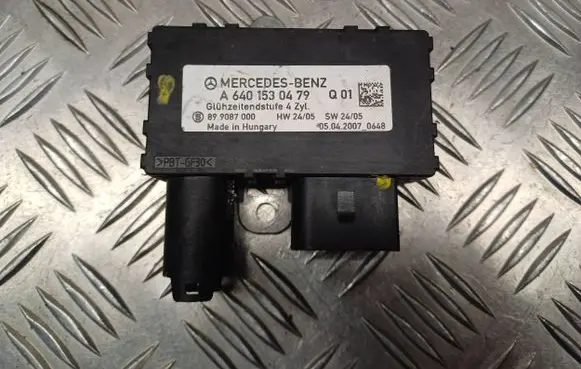 Mercedes-Benz A W169 Glow plug pre-heat relay A6401530479 899087000