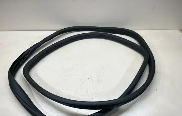 Mercedes-Benz GL X164 Rubber seal rear door A16469055627 A1647302078 A1647370387