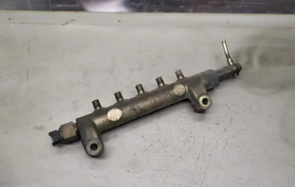 Nissan X-Trail T30 Fuel main line pipe