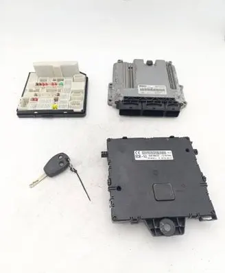 Nissan Interstar Engine ECU kit and lock set 0281017977 237101487R 237100899R