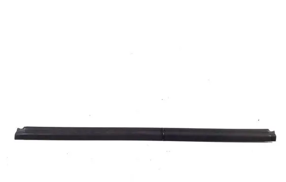 Mercedes-Benz Vito Viano W447 Front door glass trim molding A4477200324