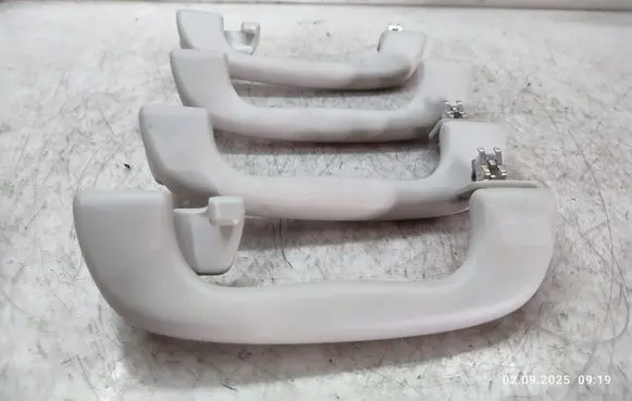 Mazda CX-5 A set of handles for the ceiling 