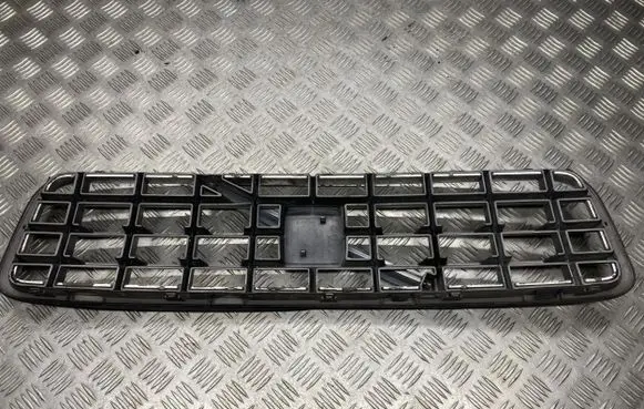 Volvo XC90 Front grill 30678983 30678980