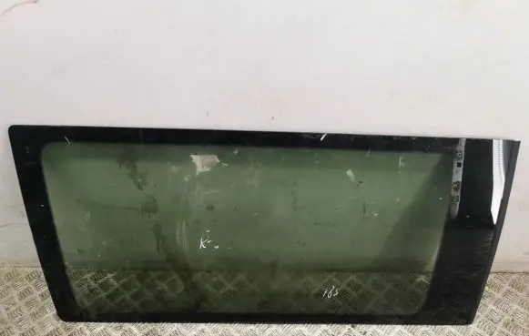 Mercedes-Benz Vito Viano W639 Side middle window/glass 