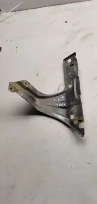 Volkswagen Cross Touran I Fender mounting bracket