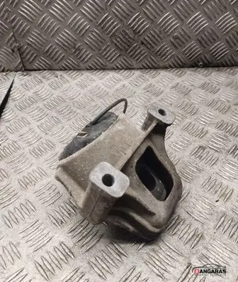 Engine mount bracket