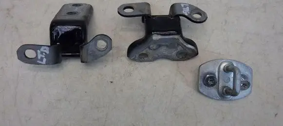 Toyota RAV 4 (XA30) Rear door hinge set 