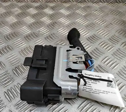 Peugeot 3008 III Current control relay 1692967180