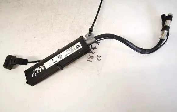 Chrysler Voyager Antenna control unit 04685636af