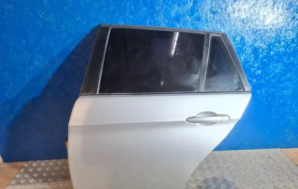 BMW 3 E90 E91 Rear door