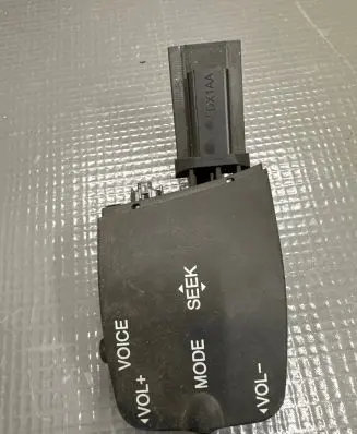 Ford Kuga I Sound control switch 758709