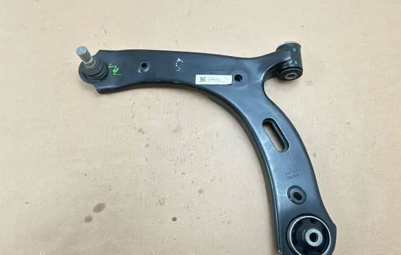 Leapmotor B10 Front lower control arm/wishbone 3901100AG01