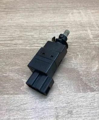 Mercedes-Benz E W211 Brake pedal sensor switch 0015454009
