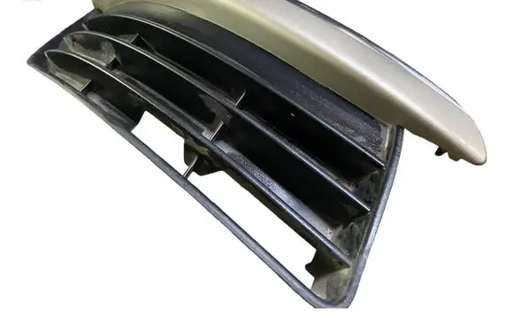 Volkswagen Jetta V Front bumper lower grill 1K0853666J