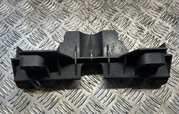 Land Rover Range Rover Sport L494 Intercooler pipe mounting bracket CPLA-8B359-AC