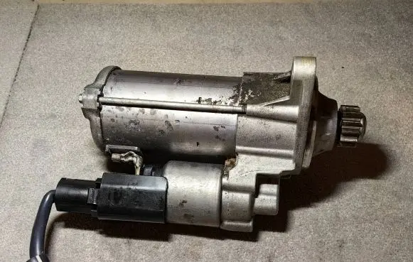 Volkswagen PASSAT B8 Starter motor 02E911024B 30072013 0001179518