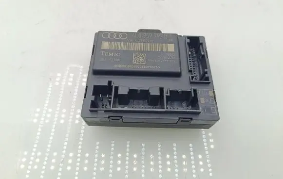 Audi Q7 4L Door control unit/module 4L0959792B 4L0910793B 0033TFJ0001