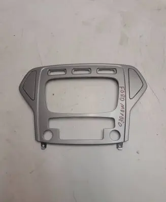 Ford Mondeo MK IV Radio/GPS head unit trim 7S7118522
