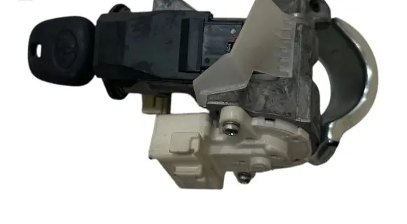 Toyota Auris 150 Ignition lock 450200204