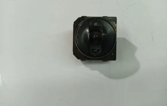KIA Sorento Wing mirror switch 