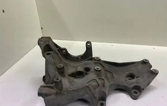 Audi A4 S4 B7 8E 8H Engine mounting bracket 06D903143D