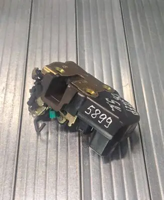 Jeep Grand Cherokee (WJ) Rear door lock