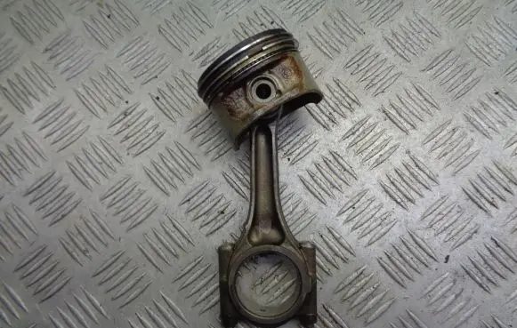 Skoda Fabia Mk1 (6Y) Piston 