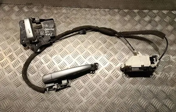 Citroen Berlingo Sliding door lock 9682100677 119803244139 A01639