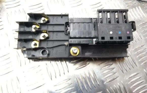 Mercedes-Benz E W211 Fuse module A2115452301
