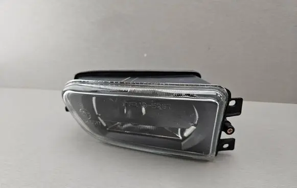 BMW 5 E39 Front fog light 8360576 63178360576