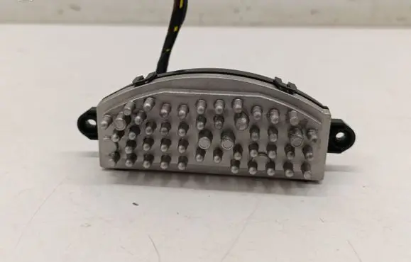 Audi A3 8Y Heater blower motor/fan resistor 5WA907521