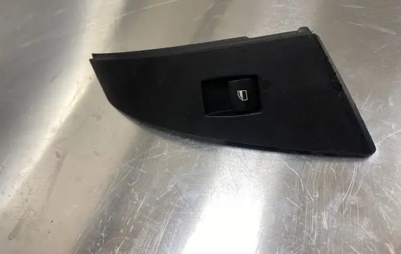 BMW 5 E60 E61 Electric window control switch 15939846