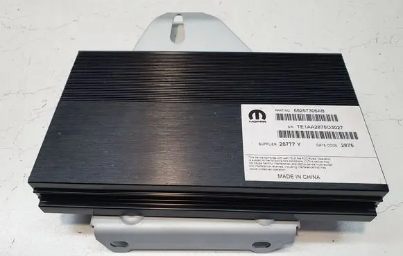 Dodge Durango Sound amplifier 68267306AB 26777Y TS1AA287503027