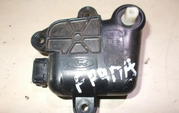 Ford Puma Air flap motor/actuator 96fw19b634ad