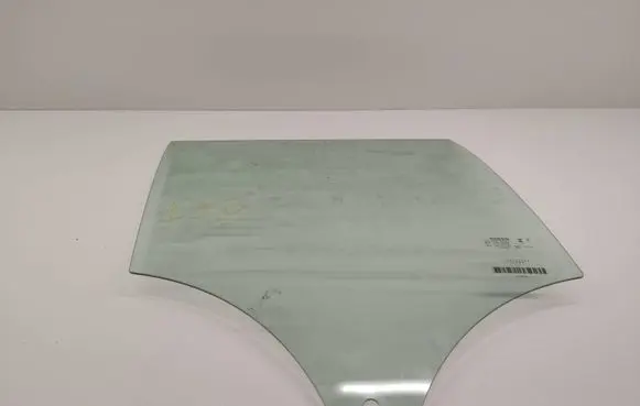 Volvo XC40 Front door window glass four-door 32368781