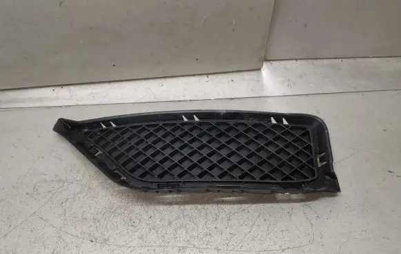 BMW X1 E84 Front bumper lower grill 51117303755 7303755