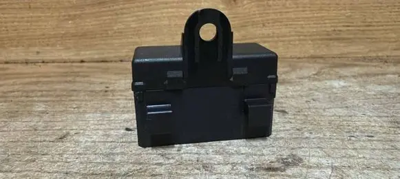 Volvo V70 Seat heating relay 30795503 211885