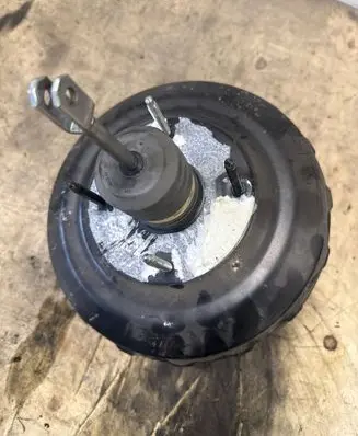 Nissan NV400 Brake booster 472107603R 0378670701