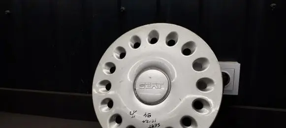 Seat Ibiza I (021A) R13 wheel hub/cap/trim 