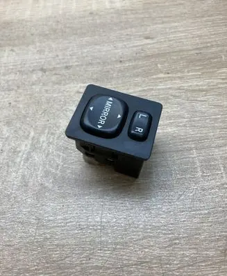 Toyota Avensis T250 Wing mirror switch 183574 769746A