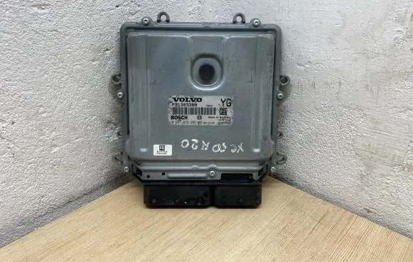 Volvo S80 Engine control unit/module P31303388 0281015286 1039S33755