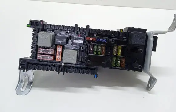Mercedes-Benz E W212 Fuse module 5DK01102315 2129009622 2129015205