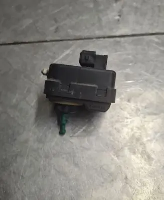 Volvo V70 Headlight level adjustment motor 