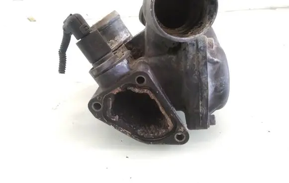 Thermostat/thermostat housing