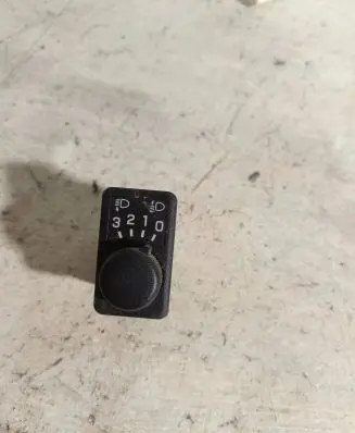 Nissan Primera Headlight level height control switch 37044A