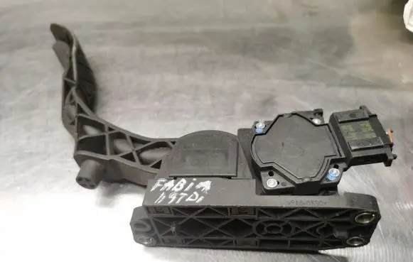 Skoda Fabia Mk1 (6Y) Accelerator throttle pedal 6Q2721503B